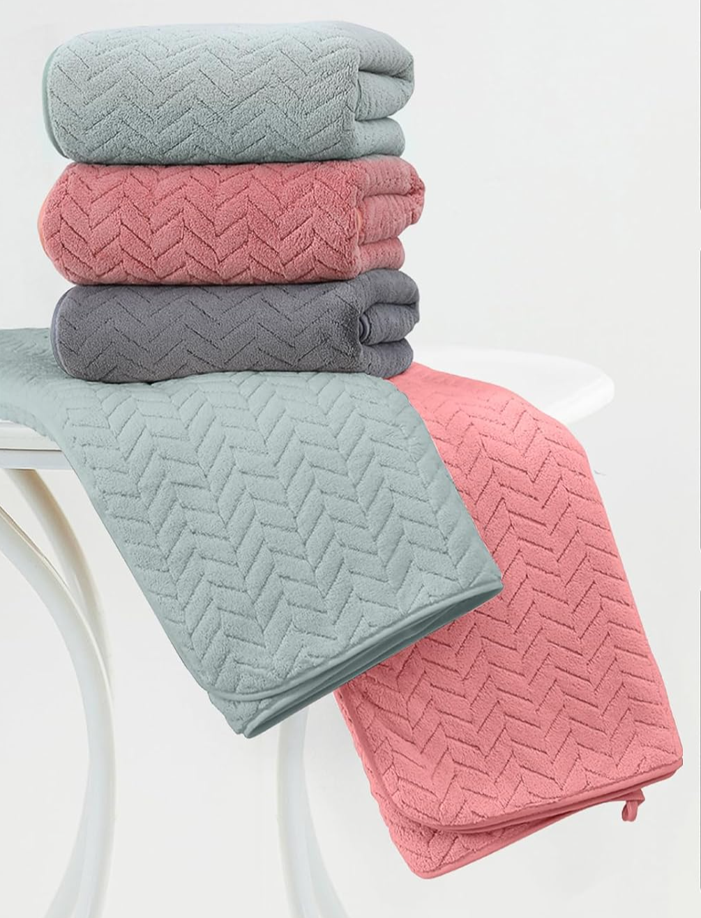 AquaLuxe Towel Set